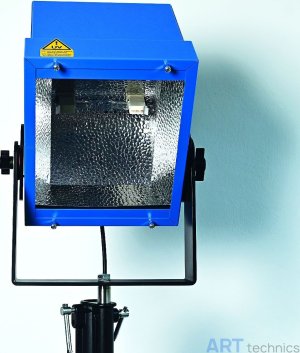 ������������� ������������ Dr. Honle ���������� ��� ������� ������������ UVA-Spot 400/T Blacklight Dr. Honle